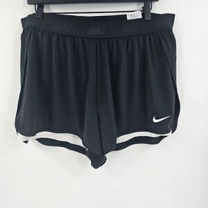 Nike Women's Black Shorts 1x plus size white spandex shorts built in running gym